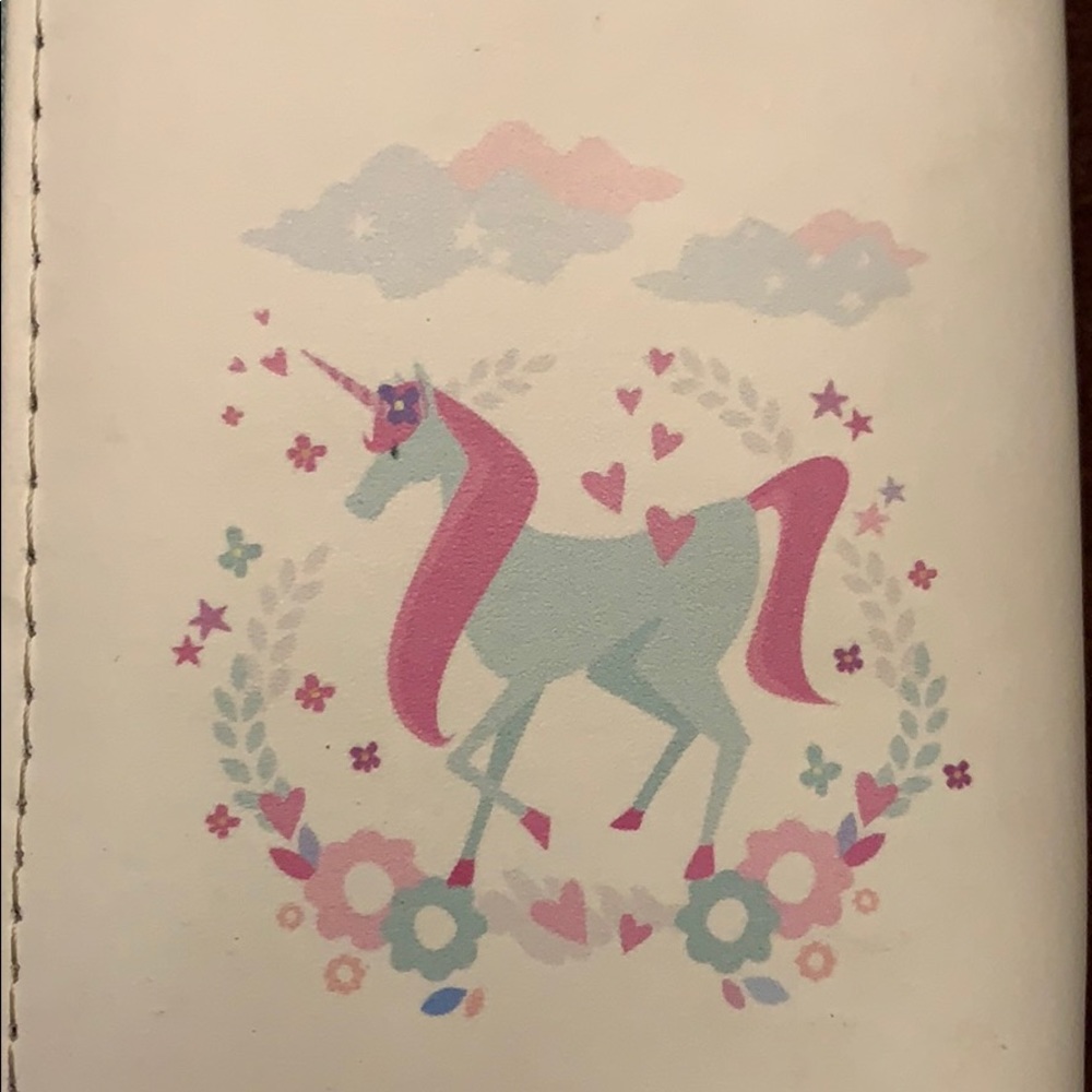 Wallet. Unicorn 💞 zipper closure.